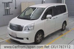 toyota noah 2012 CFJ1787112