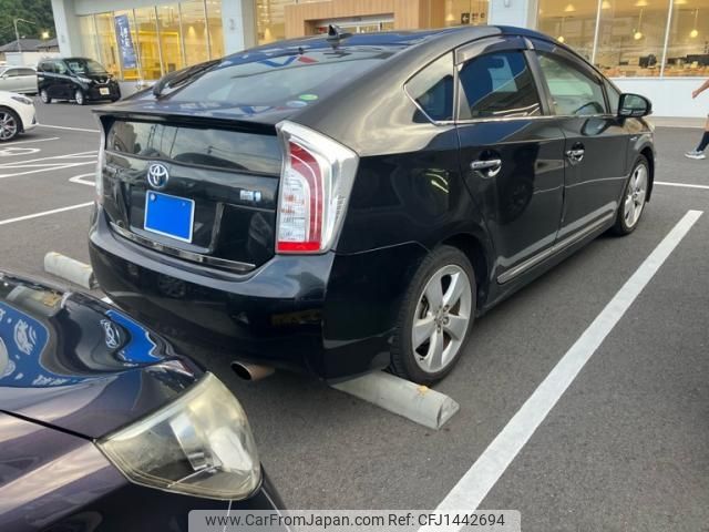 toyota prius 2013 -TOYOTA--Prius DAA-ZVW30--ZVW30-5610542---TOYOTA--Prius DAA-ZVW30--ZVW30-5610542- image 2