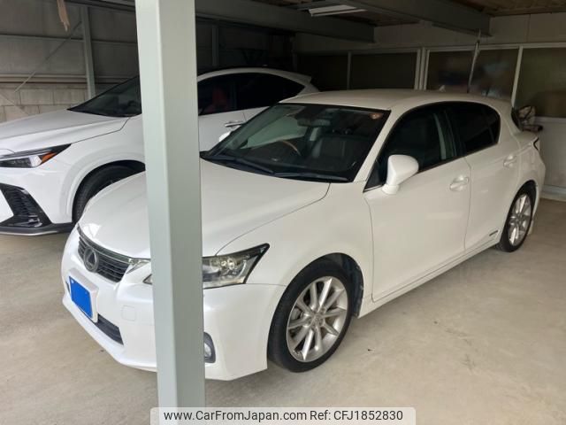 lexus ct 2013 CFJ1852830 image 2