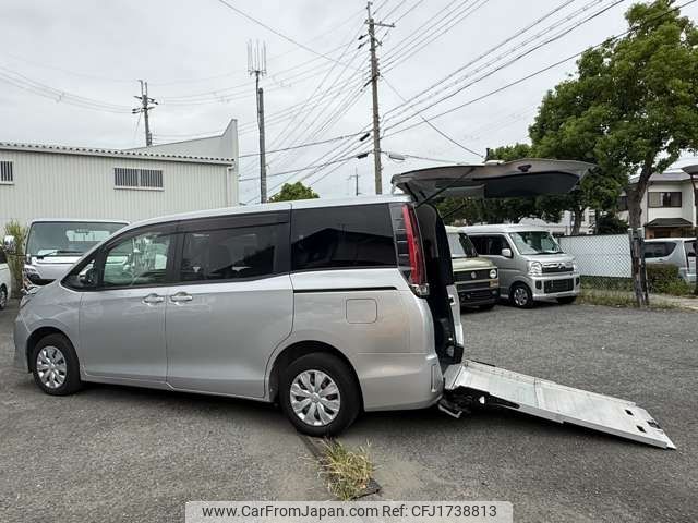 toyota noah 2018 CFJ1738813 image 1
