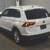 volkswagen tiguan 2017 -VOLKSWAGEN--VW Tiguan WVWZZZ5NZJW825143---VOLKSWAGEN--VW Tiguan WVWZZZ5NZJW825143- image 6