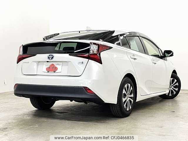 toyota prius 2021 504928-925904 image 2