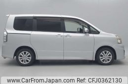 toyota voxy 2010 NIKYO_LR29315