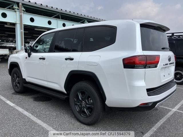 toyota land-cruiser 2024 CFJ1594379 image 2