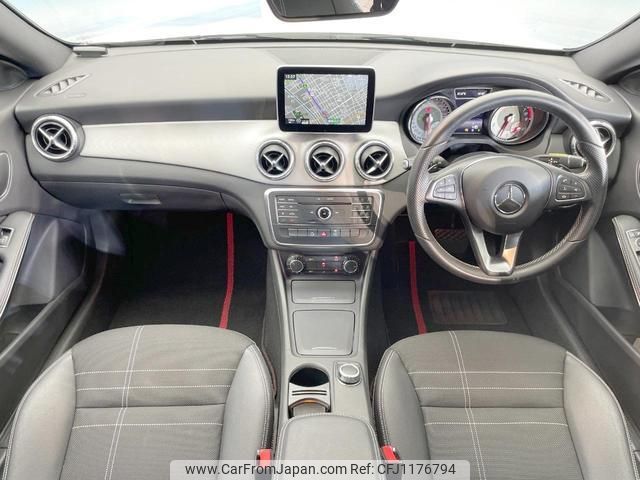 mercedes-benz cla-class 2015 quick_quick_117942_WDD1179422N252879 image 2