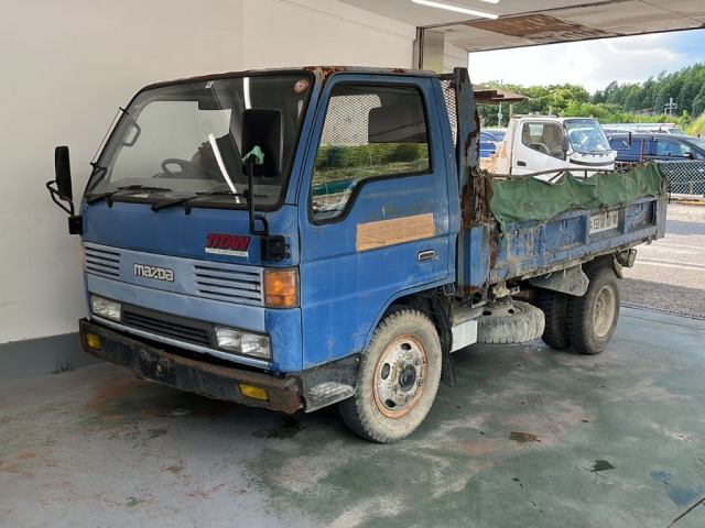 car_40325071-b557-45bc-96c9-