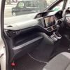 toyota noah 2019 -TOYOTA--Noah DBA-ZRR80W--ZRR80-0496661---TOYOTA--Noah DBA-ZRR80W--ZRR80-0496661- image 33