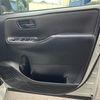 toyota noah 2020 CARSENSOR_JP_AU6403668752 image 36