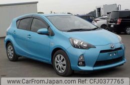 toyota aqua 2013 -TOYOTA--AQUA DAA-NHP10--NHP10-2235686---TOYOTA--AQUA DAA-NHP10--NHP10-2235686-