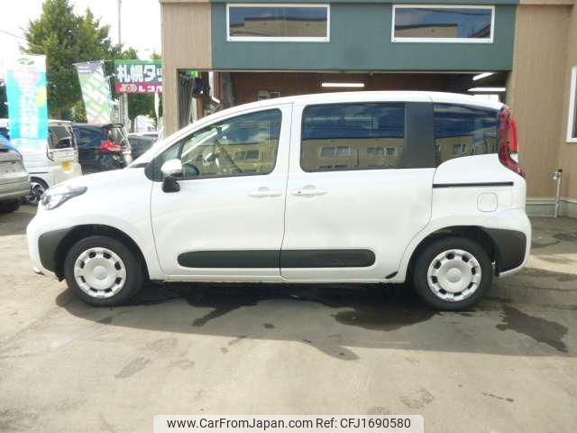 toyota sienta 2024 CFJ1690580 image 2