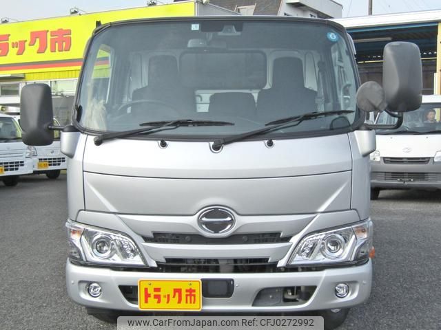 hino dutro 2020 GOO_NET_EXCHANGE_0208643A30241002W005 image 2