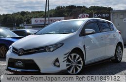 toyota auris 2013 CFJ1849132