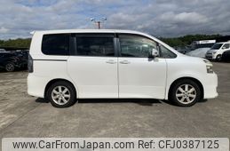 toyota voxy 2007 NIKYO_KK23314