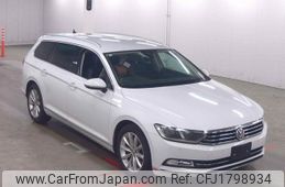 volkswagen passat-variant 2018 CFJ1798934