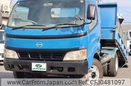 hino dutro 2004 CFJ0481097