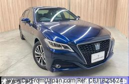 toyota crown 2019 CFJ1825624