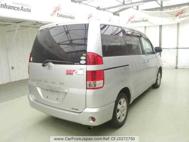 toyota noah 2005 2829189-ea212470 image 2