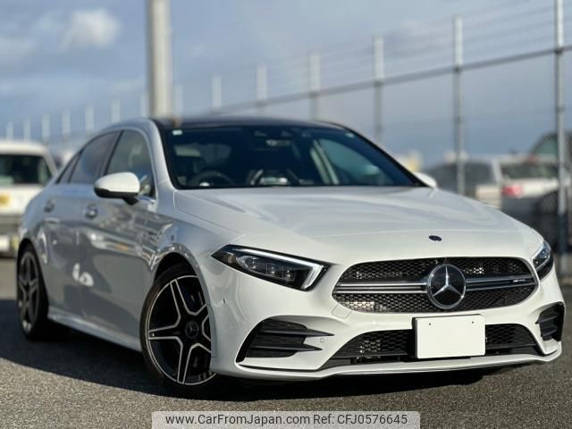 mercedes-benz a-class 2019 quick_quick_4BA-177051M_WDD1771512J160995 image 1