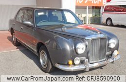 mitsuoka-galue-1996-3275-car_40e937c3-2f30-4a7f-adeb-754e36ff0c59
