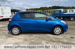 toyota vitz 2017 CFJ1776020