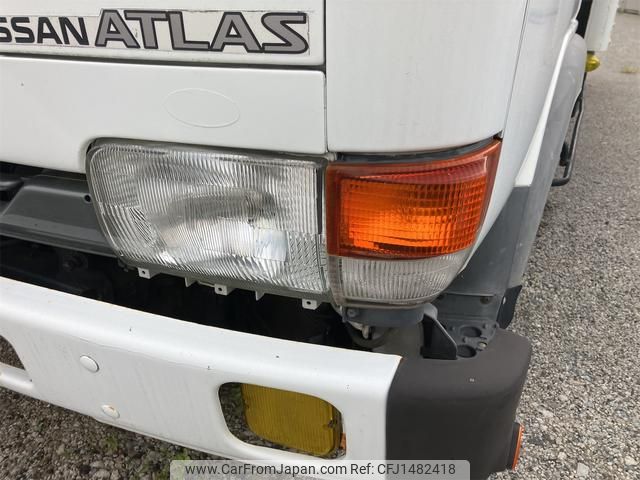nissan atlas 2002 CFJ1482418 image 2