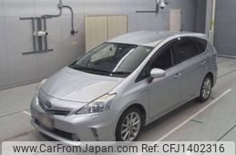 toyota prius-α 2012 CFJ1402316