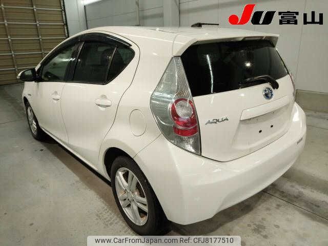 toyota aqua 2014 CFJ8177510 image 2