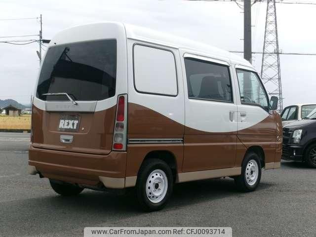 car_41b68e87-53de-415e-8c04-07d2f450411c_640_0