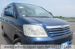toyota noah 2002 CFJ1772486