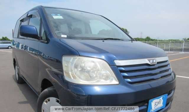 toyota noah 2002 CFJ1772486 image 1