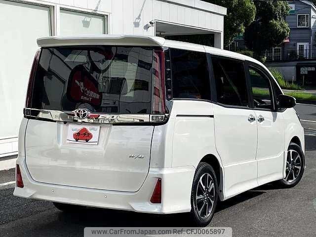 toyota noah 2020 504928-923021 image 2