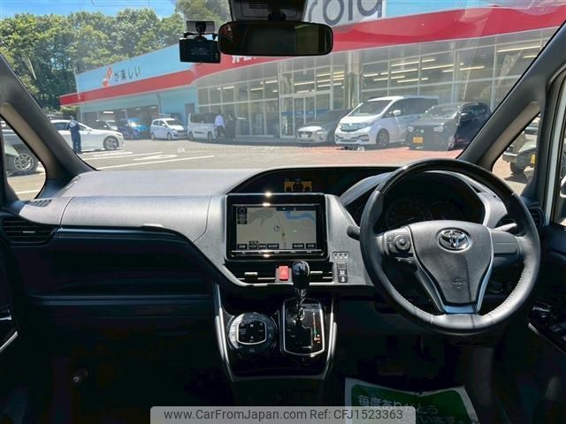 toyota esquire 2018 CFJ1523363 image 2