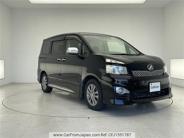 toyota voxy 2012 CFJ1551787 image 1
