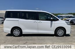 toyota voxy 2018 NIKYO_SW46308