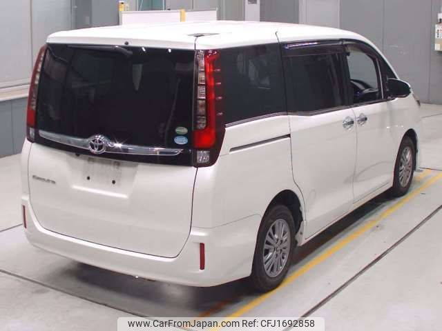 toyota esquire 2015 CFJ1692858 image 2