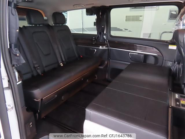 mercedes-benz v-class 2023 CFJ1643786 image 2