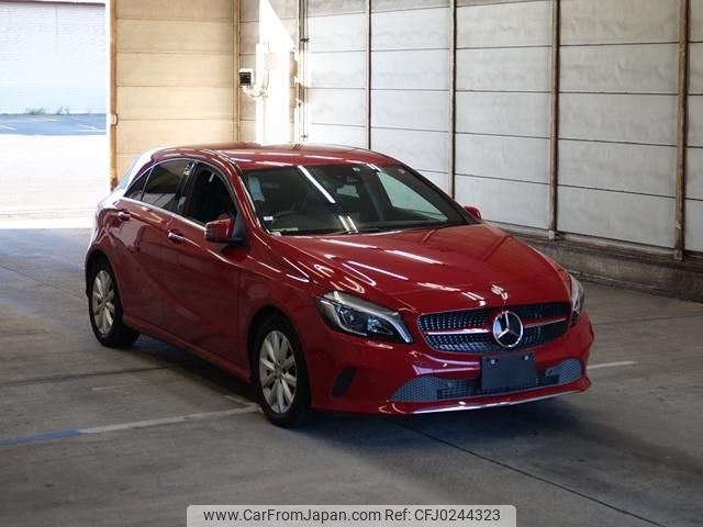 mercedes-benz a-class 2015 quick_quick_DBA-176042_WDD1760422V110804 image 1