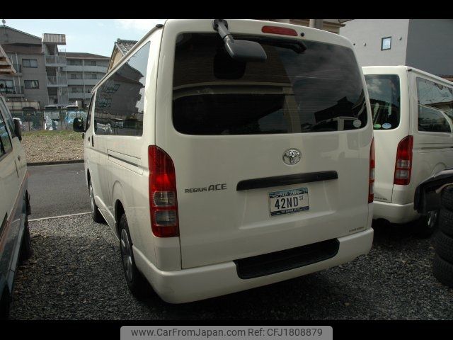 toyota regiusace-van 2017 CFJ1808879 image 2