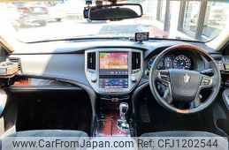 toyota crown 2015 504928-930054
