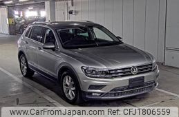 volkswagen tiguan 2018 CFJ1806559
