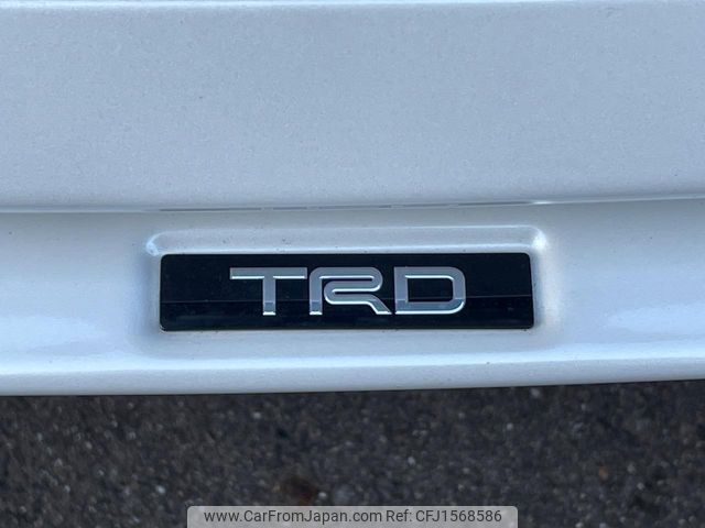 toyota prius 2022 CFJ1568586 image 2