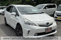 toyota prius-α 2011 CFJ1584703
