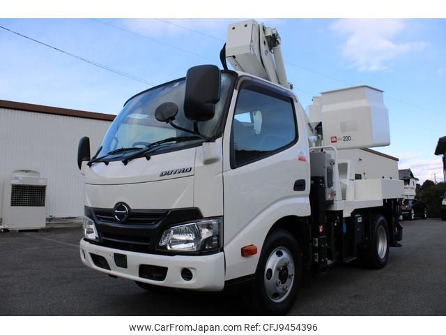 hino dutro 2018 GOO_NET_EXCHANGE_0230013A30240206W001 image 1