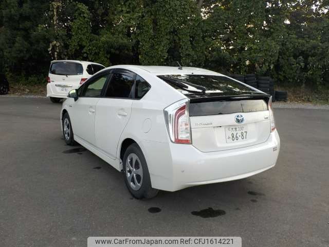 toyota prius 2015 CFJ1614221 image 2