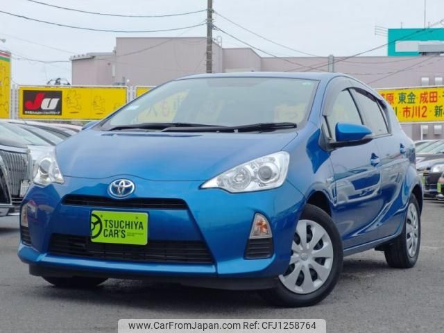 toyota aqua 2013 -TOYOTA--AQUA DAA-NHP10--NHP10-6204074---TOYOTA--AQUA DAA-NHP10--NHP10-6204074- image 1