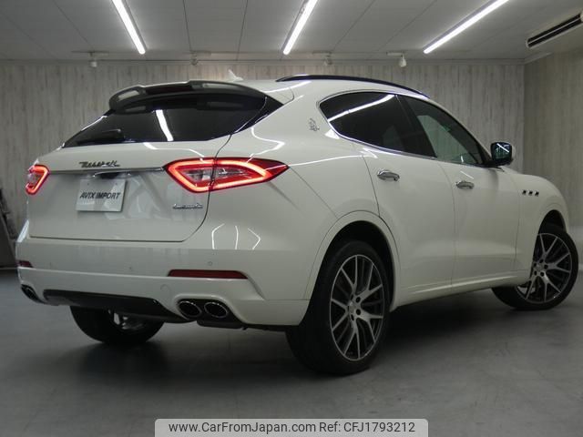 maserati levante 2017 CFJ1793212 image 2
