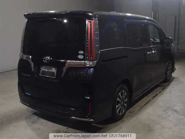 toyota esquire 2018 CFJ1768911 image 2