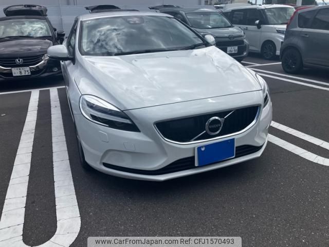 volvo v40 2017 CFJ1570493 image 2