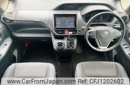 toyota noah 2014 504928-930196
