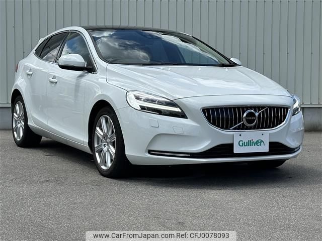 volvo v40 2017 -VOLVO--Volvo V40 DBA-MB4154T--YV1MV2920J2464381---VOLVO--Volvo V40 DBA-MB4154T--YV1MV2920J2464381- image 1